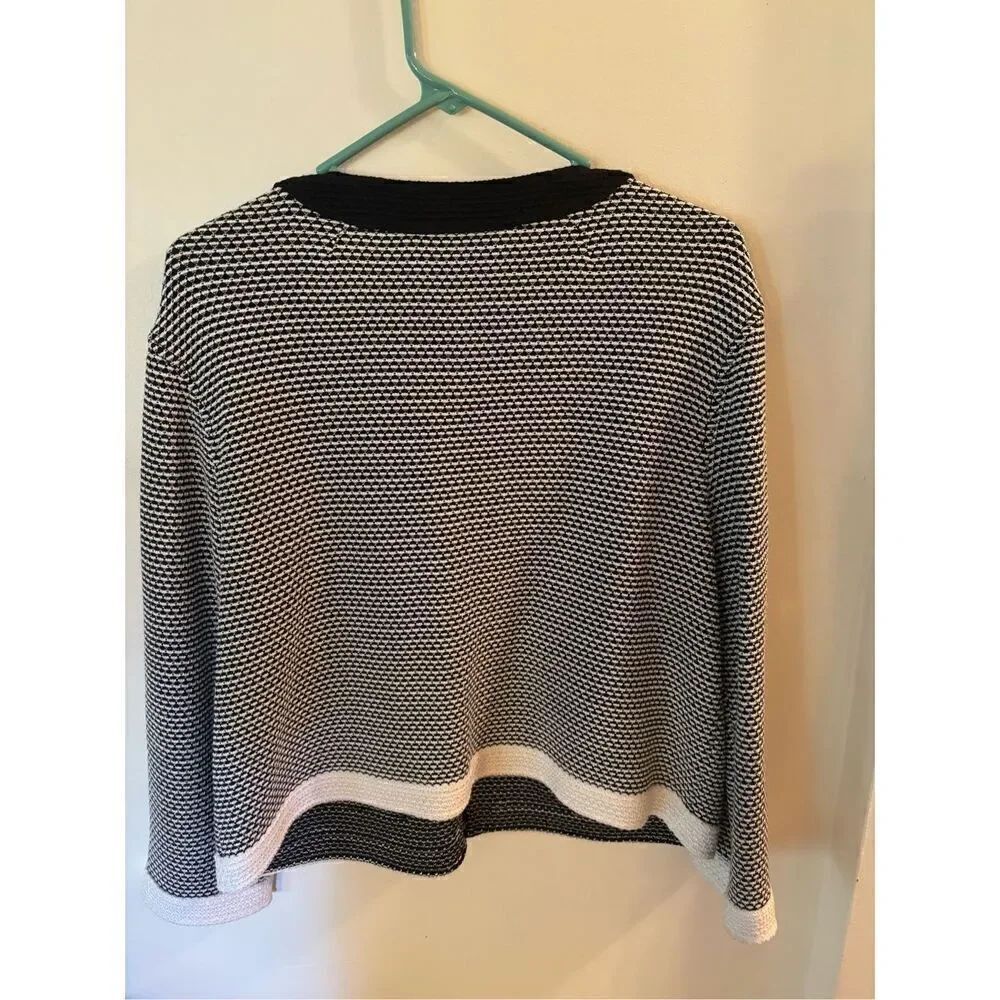 St. John Sweater - Picture 4 of 4